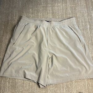 Lulu men’s pace breaker shorts